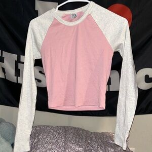 Women’s medium long sleeve crop top